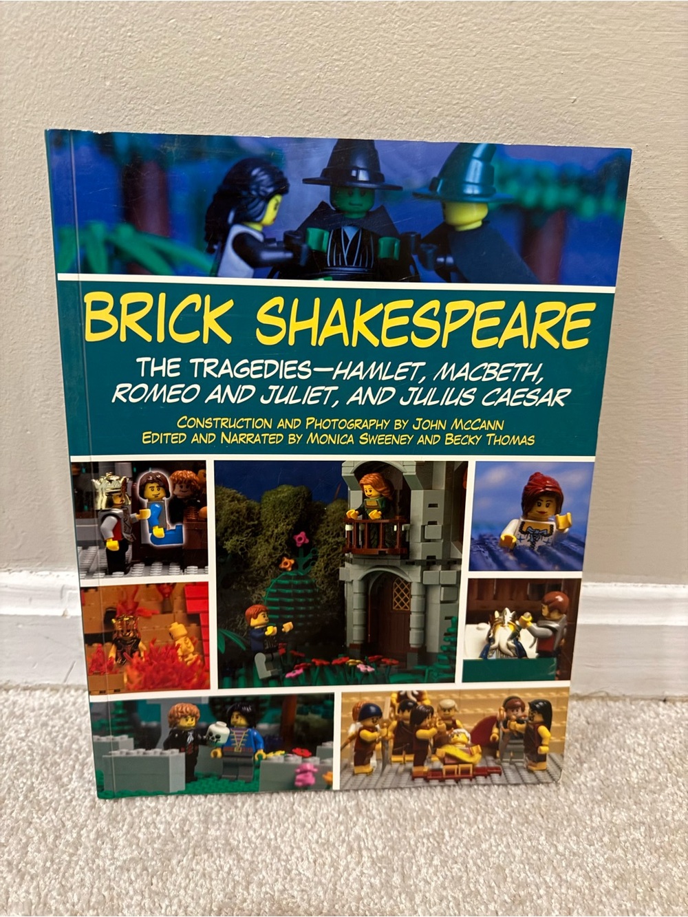 Building Set Book – Green & Yellow LEGO-style Scenes